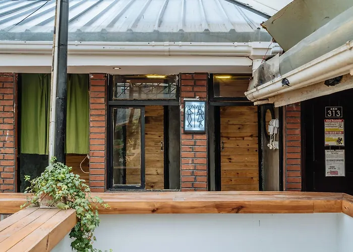Chengdu Mix Hostel Courtyard Poshpacker